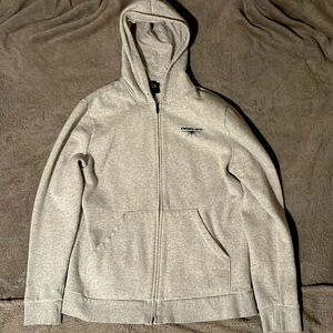 Oakley zip-up jacket, Size medium reuglar 


(missing cords)